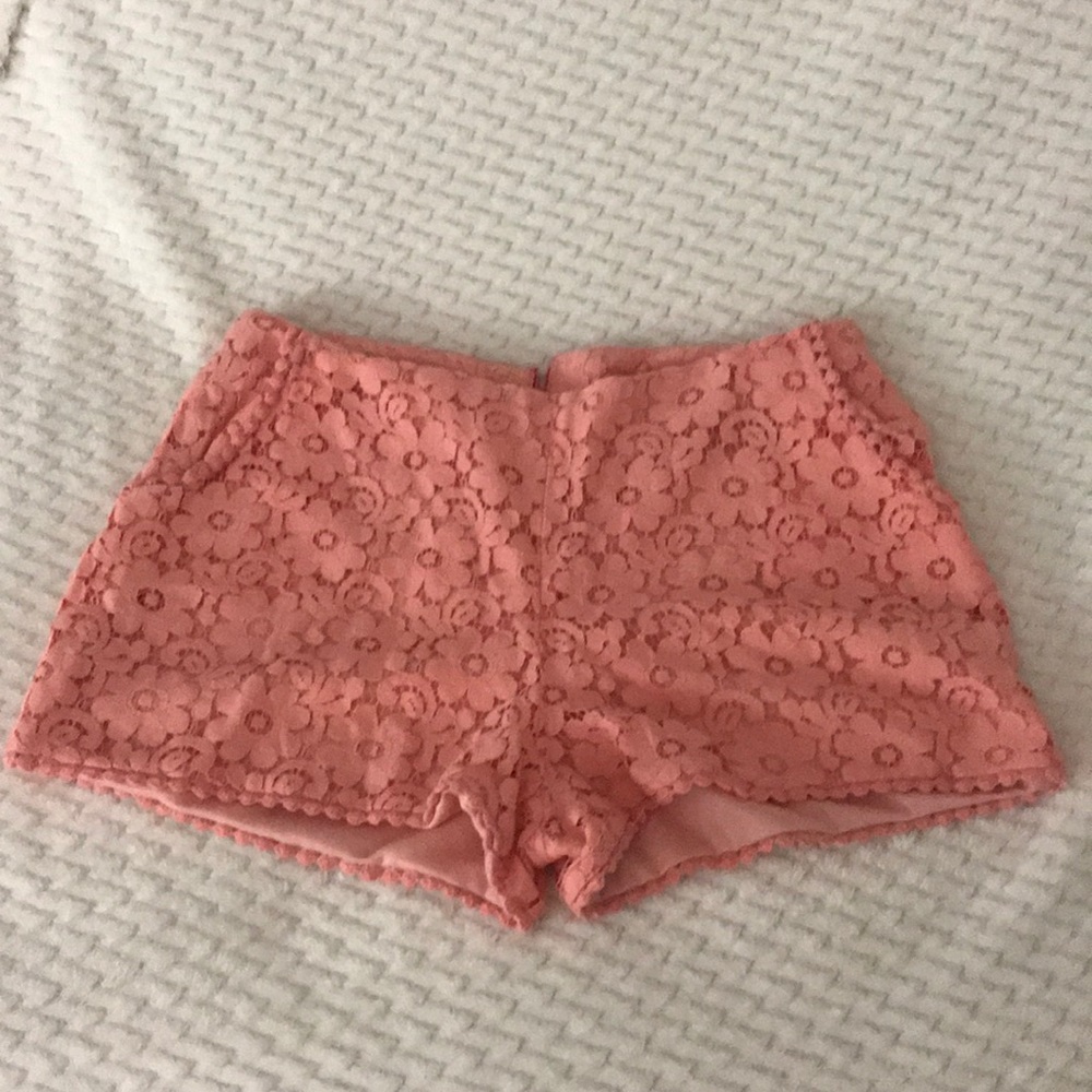 Flower laced shorts